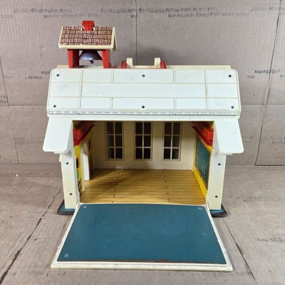 Vintage Fisher Price Little People Family School House, Students & Accessories - Picture 8 of 14